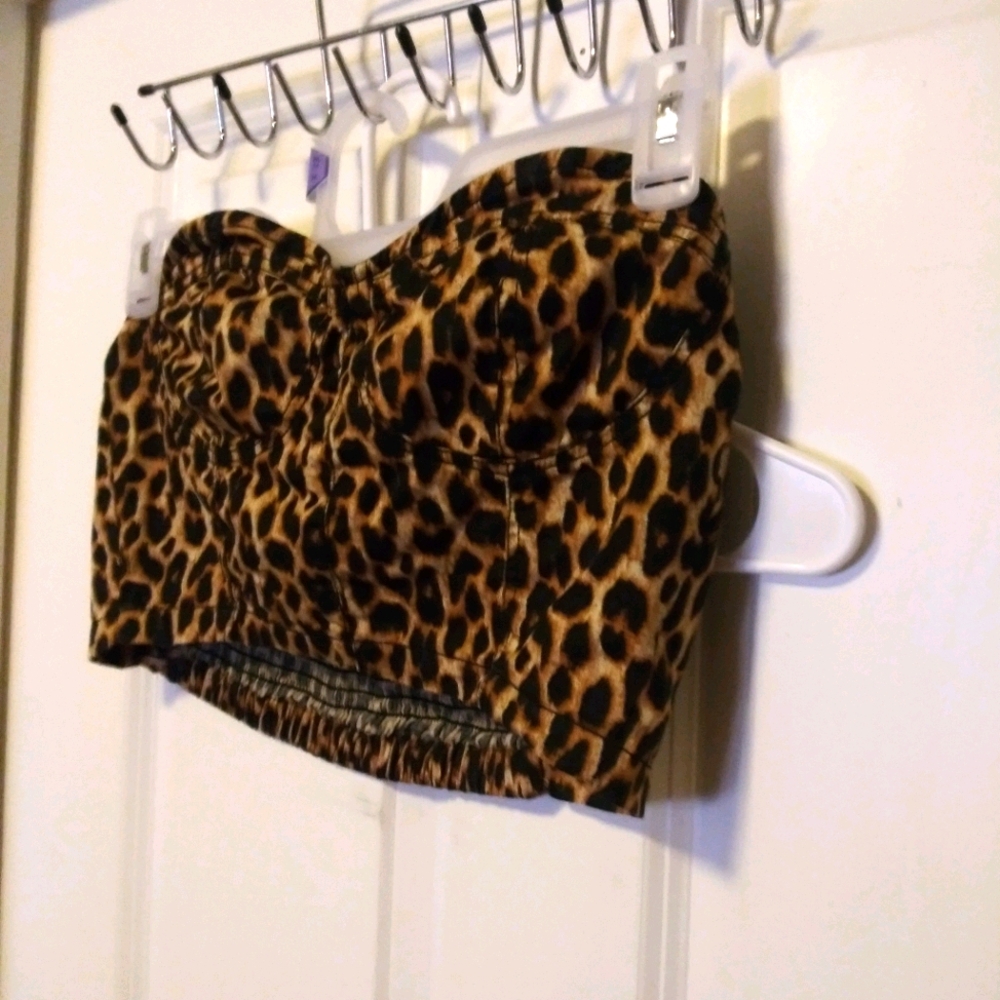 Leopard print bustier crop top strapless
